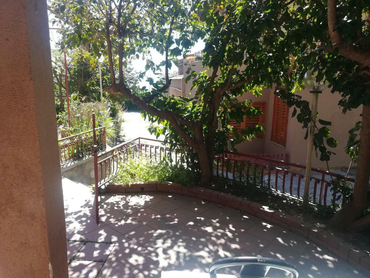 Elegance Apartment Taormina Letoianni Exterior foto